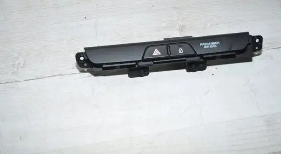 KIA Rio Hazard light switch