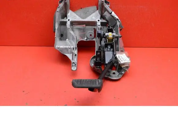 Volvo V60 Accelerator throttle pedal 32265837
