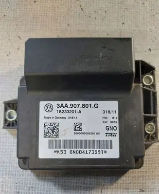 Volkswagen PASSAT B7 Hand brake control module 3AA907801G