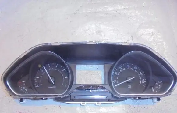 Peugeot 208 Speedometer (instrument cluster) 9675182880