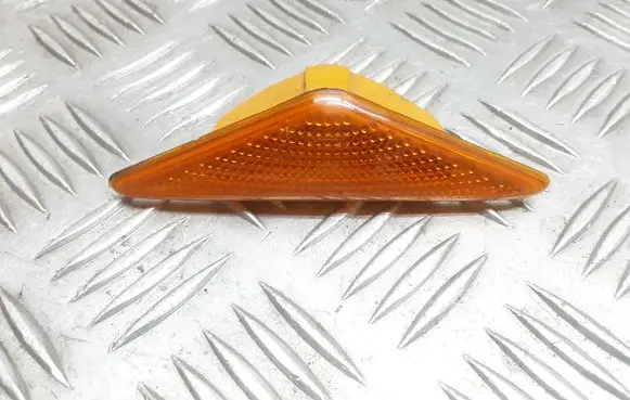 Ford Focus Front fender indicator light X84H3K354A