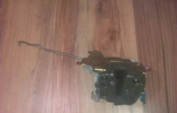 Subaru Forester SF Front door lock