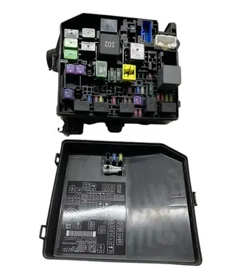 Mitsubishi Outlander Fuse module 7594
