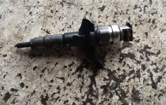 Subaru Outback Fuel injector 16613AA020