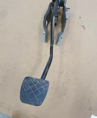 Volkswagen Amarok Brake pedal 2H0721057