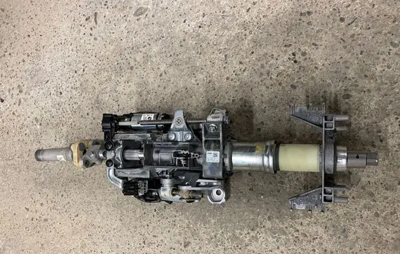 Steering wheel axle set