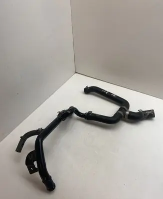 Volkswagen PASSAT B8 Engine coolant pipe/hose 3Q0121070P
