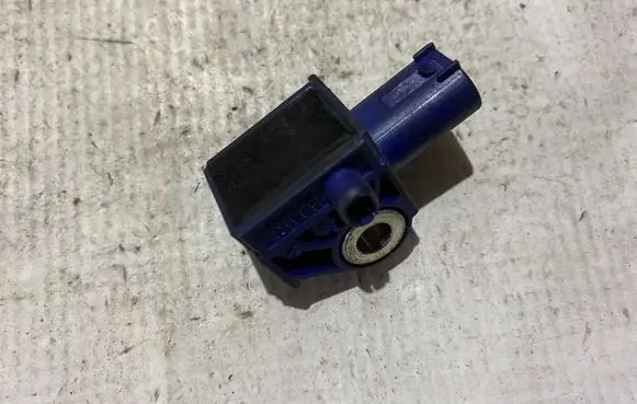 Mercedes-Benz E C207 W207 Airbag deployment crash/impact sensor a2128204926 2128204926