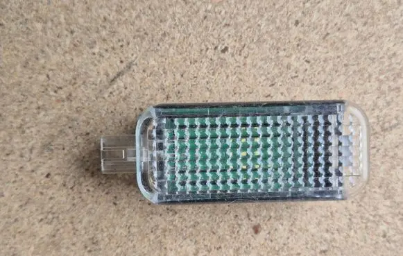 Audi e-tron Glove box light 4E097415