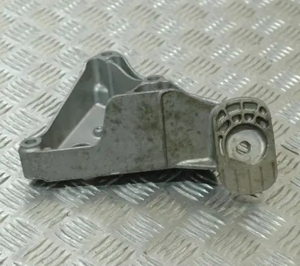 BMW 5 E60 E61 Engine mounting bracket 6777053