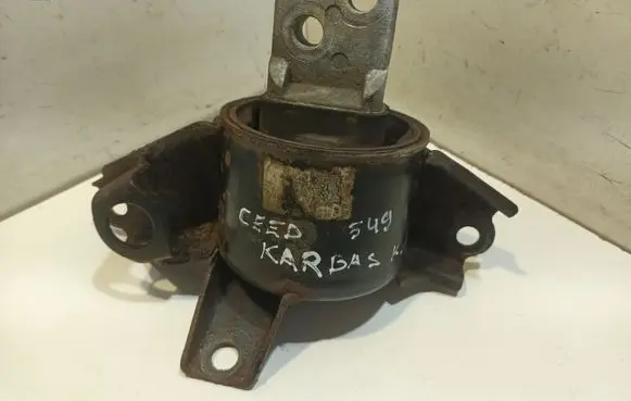 KIA Ceed Gearbox mounting bracket 