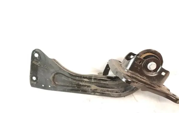 Rear control arm
