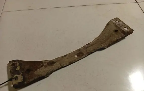 Audi A3 S3 8P Radiator mount bracket 