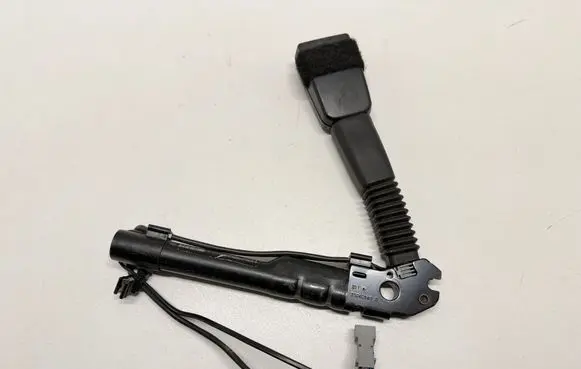 BMW X1 E84 Front seatbelt buckle 7213564