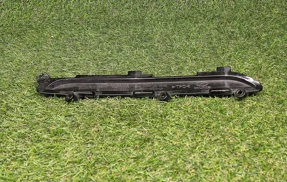 Hyundai Santa Fe Front bumper splitter molding 865174Z500