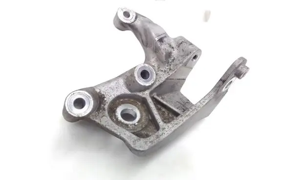 Volvo XC90 Engine mounting bracket 31430490