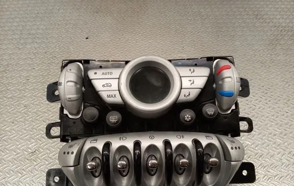 Mini One - Cooper Coupe R56 Climate control unit 69810712K
