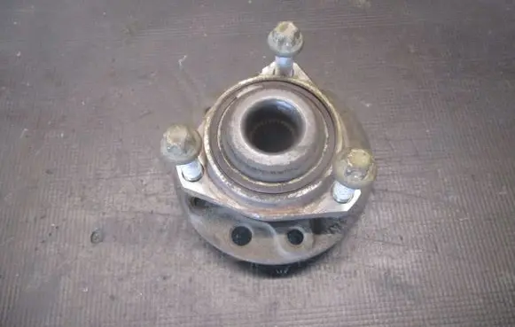 Opel Zafira B Front wheel hub