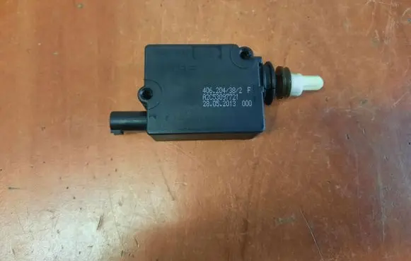 Mercedes-Benz Vito Viano W638 Fuel tank cap lock 406204