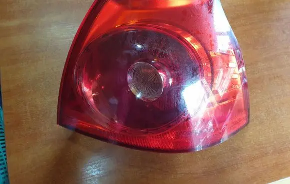 Volkswagen Golf V Rear/tail lights 1K6945096E