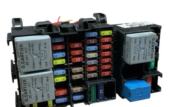 Renault Clio IV BSM Control unit Z240180497R