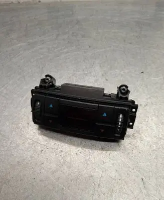 Mercedes-Benz E W211 Climate control unit 2118300285 1000602202