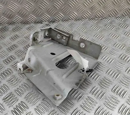 Opel Movano B Fender mounting bracket 03D25312R