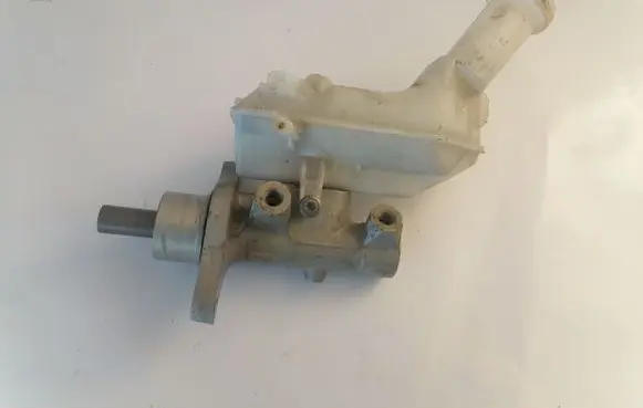 Renault Clio III Master brake cylinder 8200129956C JT8
