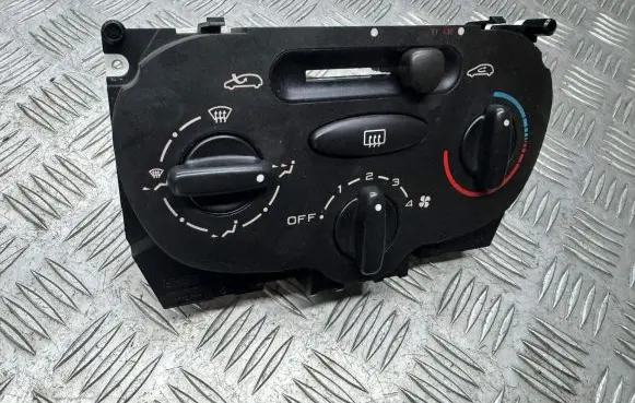Peugeot 206 Climate control unit 1068901 3994180 BFC773