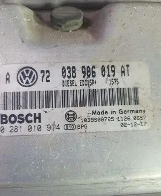 Volkswagen Golf IV Engine control unit/module 038906019AT 0281010974