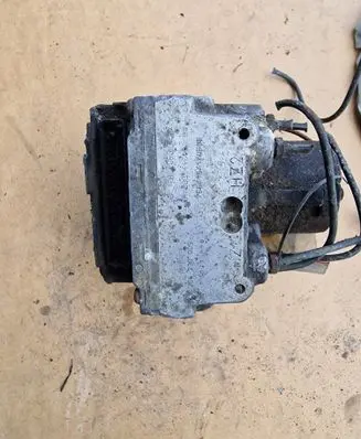 Volkswagen II LT ABS Pump A0004460189