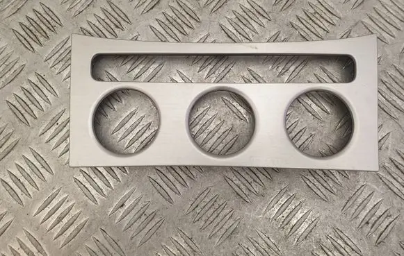 Dashboard glove box trim
