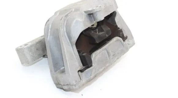 Volkswagen Scirocco Engine mount bracket 1K0199269