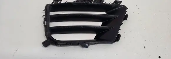 Mazda 5 Front bumper lower grill 