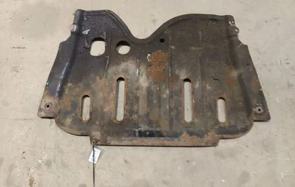 Dacia Sandero Engine splash shield/under tray 