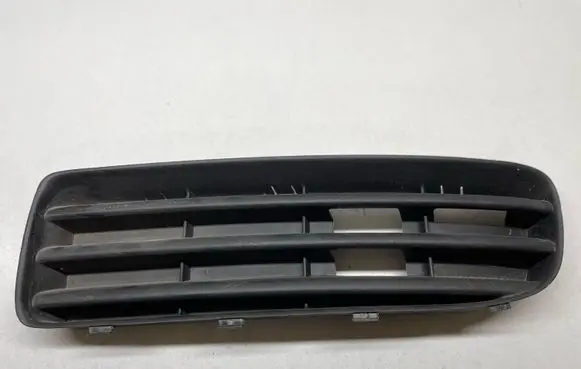 Skoda Octavia Mk1 (1U) Front bumper lower grill 1U0807367B