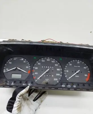 Volkswagen PASSAT B4 Speedometer (instrument cluster) 3a0919059b