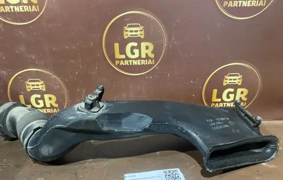 Opel Astra H Air intake duct part 55351756