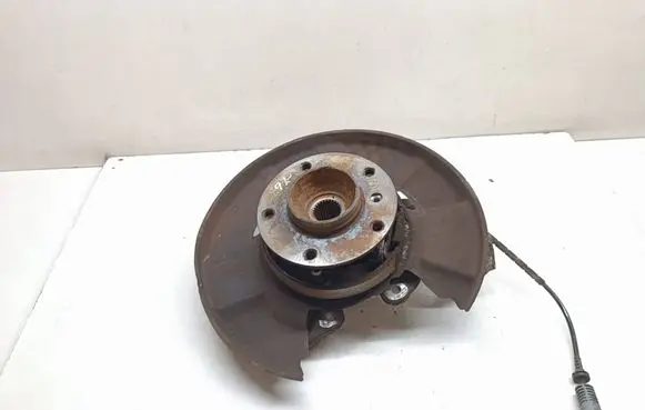 BMW 1 E81 E87 Rear wheel hub spindle/knuckle 