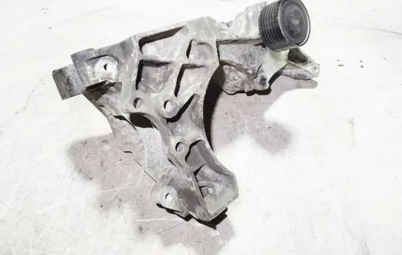 BMW 3 E90 E91 Generator/alternator bracket 11167802639