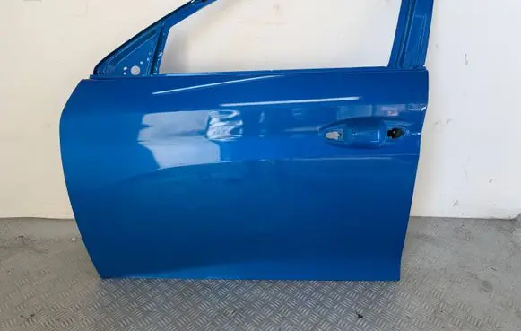 Peugeot 208 II Front door 