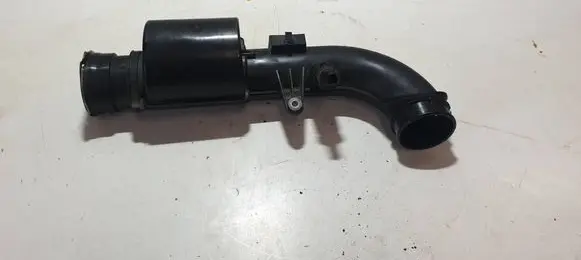 Volvo XC40 Air intake duct part 32222141 8888778242