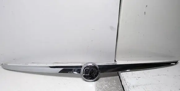 Opel Insignia A Tailgate trim 13244388 13244389