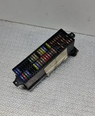 Volkswagen Polo V 6R Fuse module 6R0937615 63596041