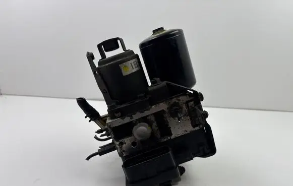 Toyota Prius (XW20) ABS Pump 4451047050 P1052023