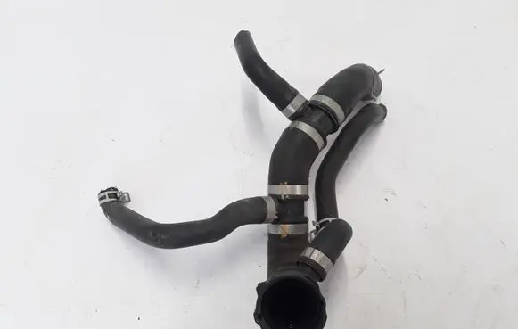 Volvo XC90 Engine coolant pipe/hose 31686003