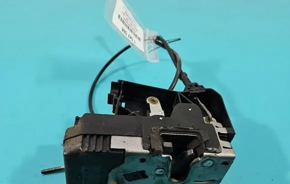 Renault Trafic II (X83) Front door lock 8200008246 IMPRK1542598