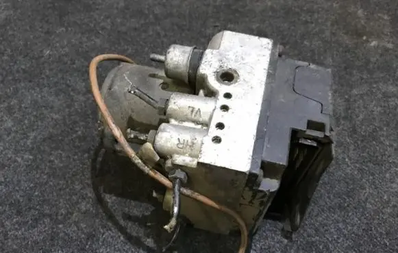 Audi A4 S4 B5 8D ABS Pump 8d0614111 0265214002