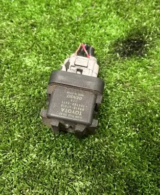 Toyota Avensis T250 Glow plug pre-heat relay 2861067010 1567000671