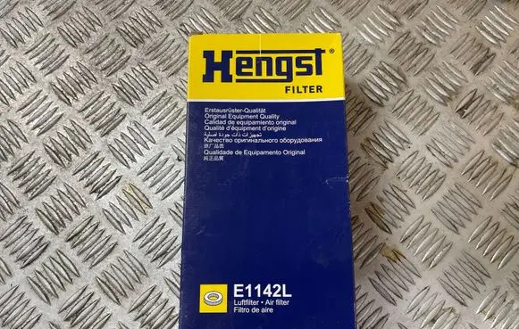 Peugeot 301 Air filter